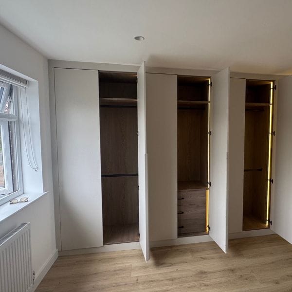 custom closet in High Wycombe